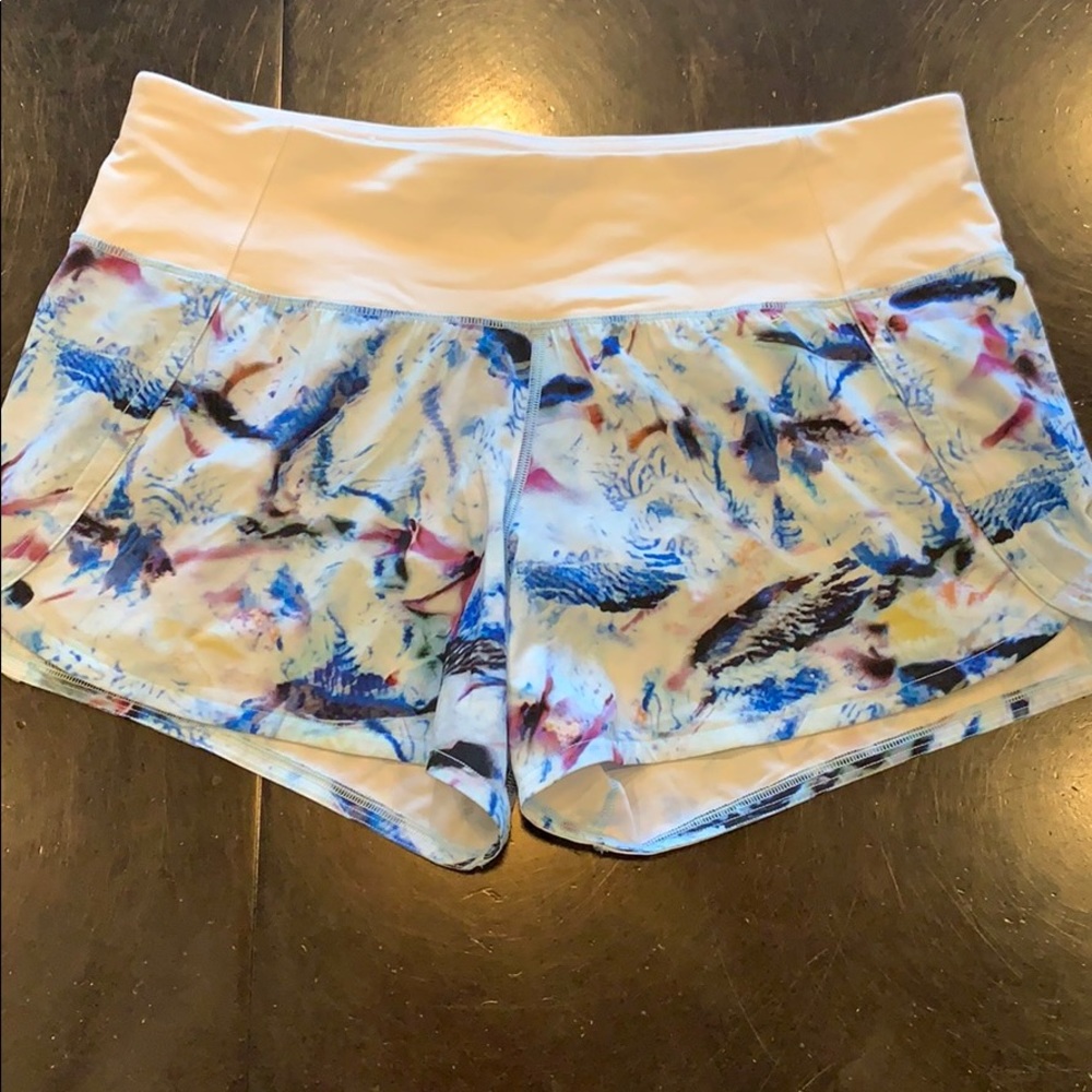 Lululemon Run Times Shorts Size 6 4”